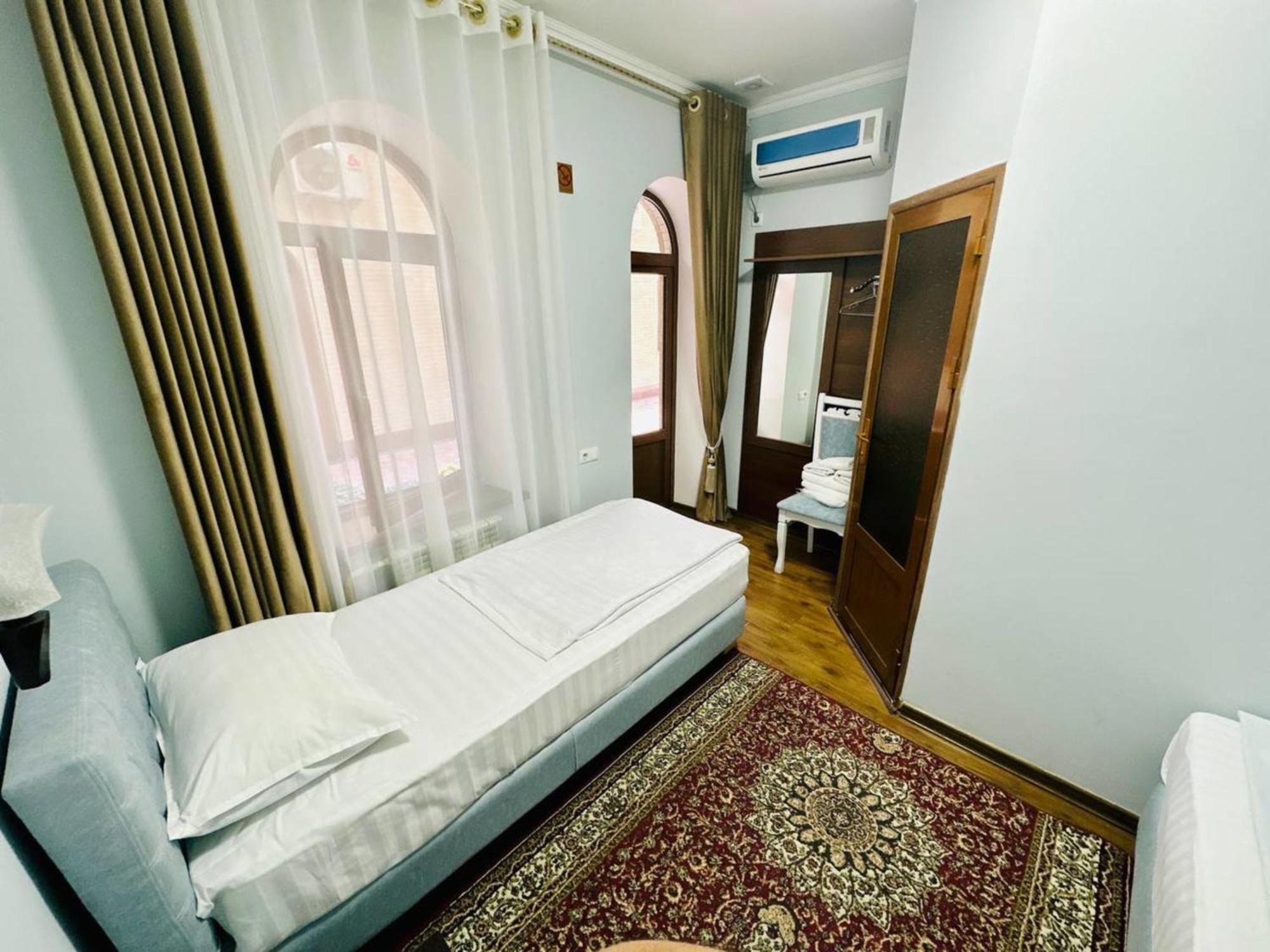 Samarkand Travel Hotel Esterno foto